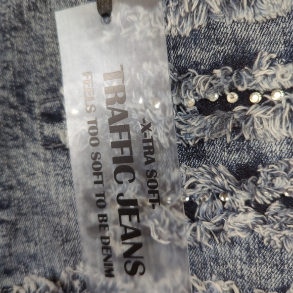 Shorts Distressed Denim W/Rhinestones Women's size 11 Blue Low Rise NWT - Picture 5 of 16